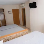 Πανσιόν Costabella 2*