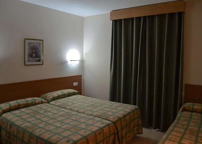 Costabella 招待所 2*